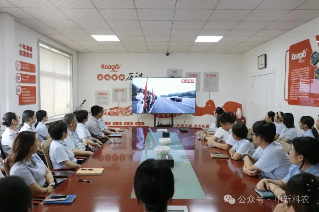 6903020637c02.jpg bc65b27154318724cf35f8dcaf5cdbf2.jpg